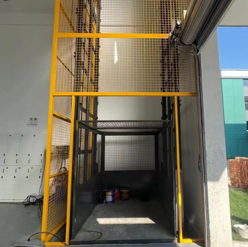 湖口导轨式升降机助力物流园破解运输难题